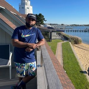 Meet your Posher, Carlos